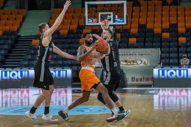 尤其是在与 尤其是在与