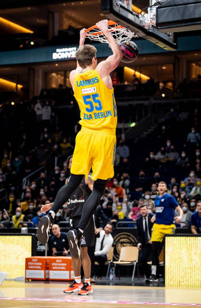 新调整中场 新调整中场