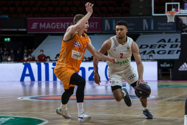 伊涅斯塔作 伊涅斯塔作